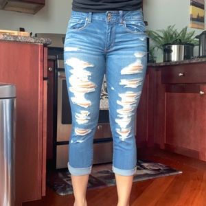 American Eagle Distressed Artist Crop Jean